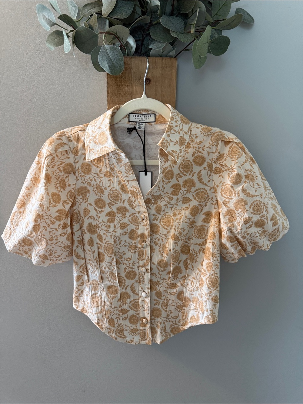 BAGATELLE Cream Floral Puff-Sleeve Button-Down Top, XS & M available, NWTs